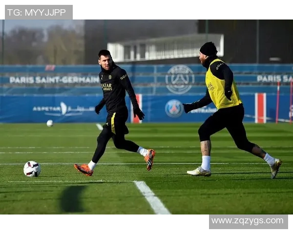 足球明星黑皮帅哥视频揭秘他的训练日常与场上精彩瞬间