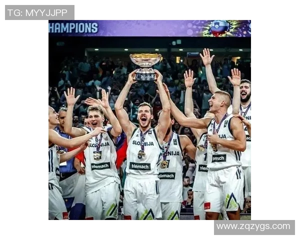 深圳羽毛球队在欧锦赛积分榜上以61分稳居第一名展现强劲实力 深圳羽毛球队在欧锦赛积分榜上以61分稳居第一名展现强劲实力