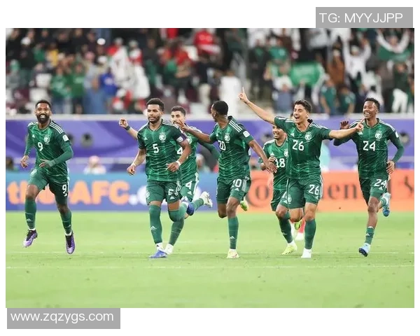 杭州迎来足球巨星助阵本地联赛引发球迷热烈关注