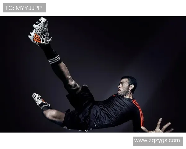 揭秘足球明星黑色头像背后的故事与身份解析